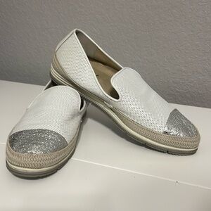 Vaneli sport flats. 9.5. White with silver toe